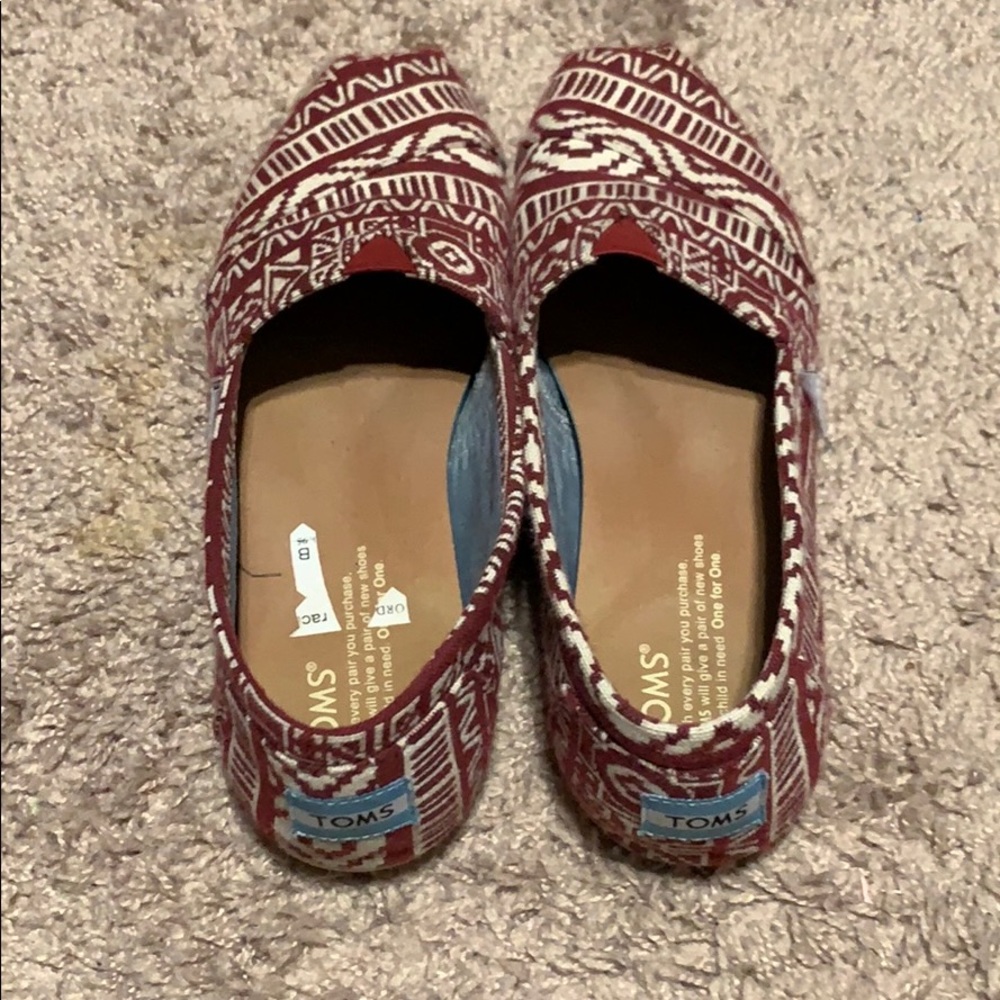 Toms